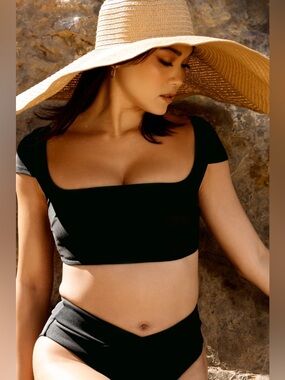 PopFlex Coastline Cap Sleeve Bikini Top in Black Rib